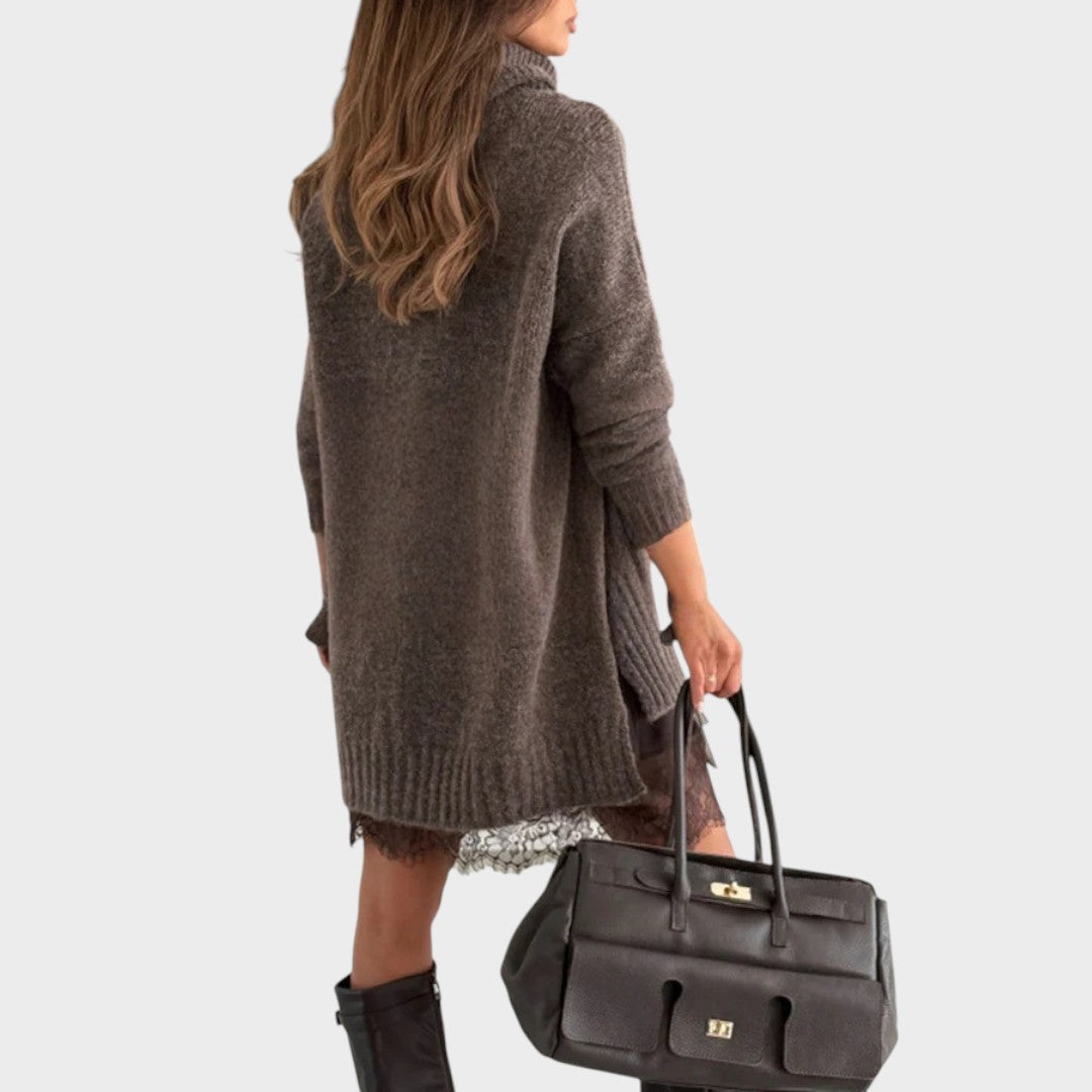 Aurora – Rullekravesweater og slipdress i sæt