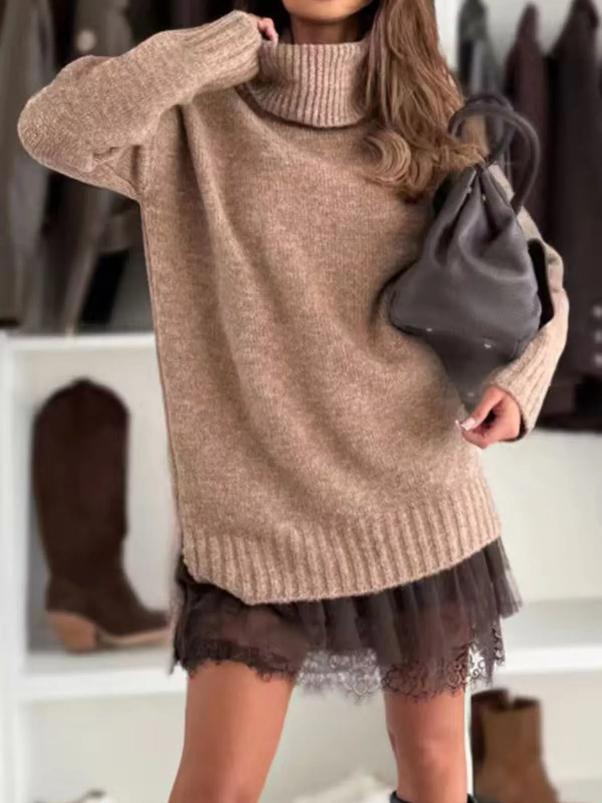Stella – Oversized rullekravesweater i strik
