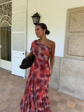 Lang one-shoulder-kjole med akvarelprint