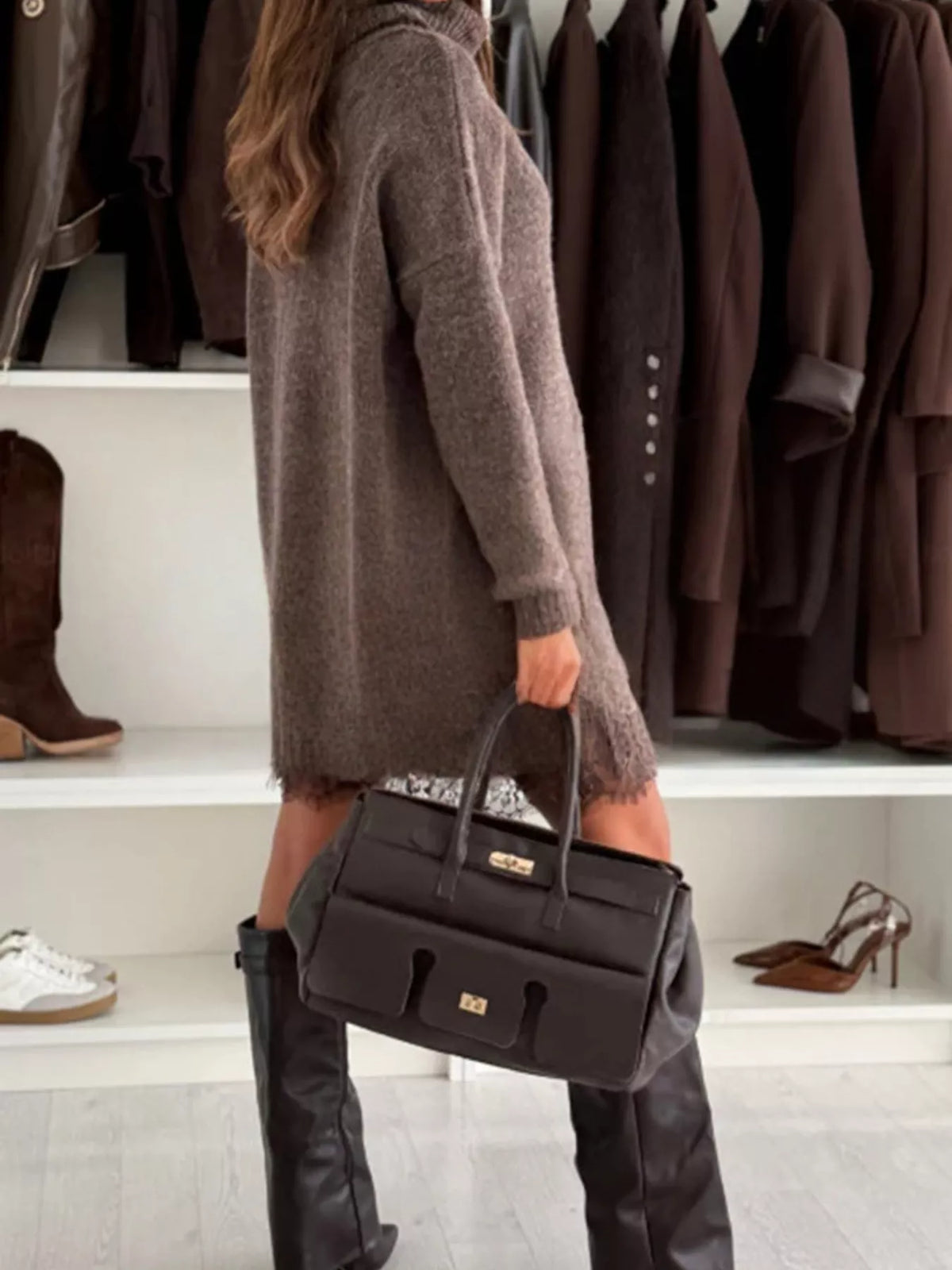 Stella – Oversized rullekravesweater i strik