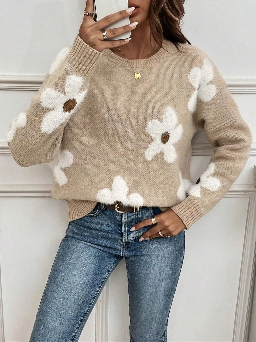 Melissa | Striksweater med rund hals og blomsterprint til kvinder