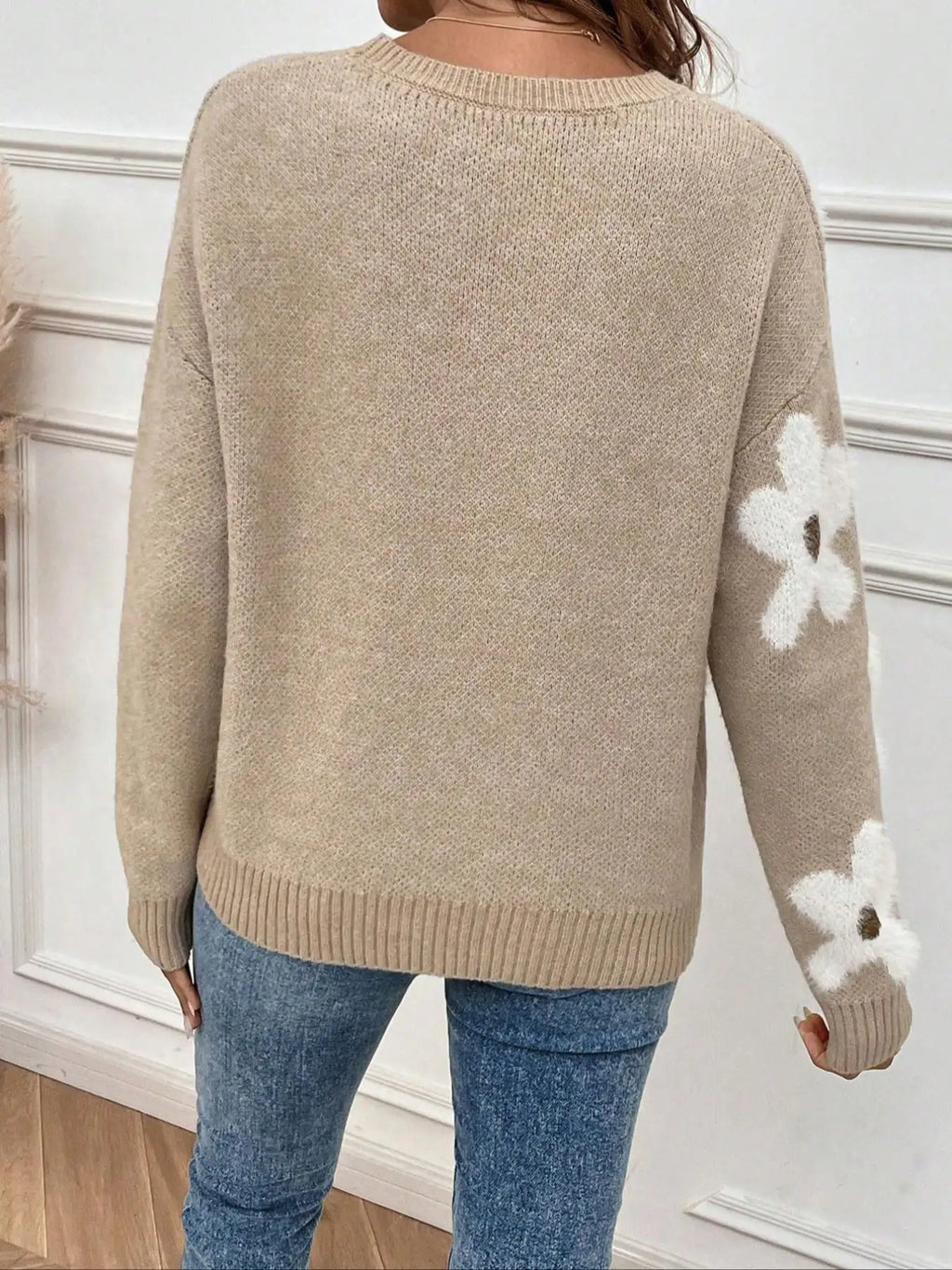 Melissa | Striksweater med rund hals og blomsterprint til kvinder