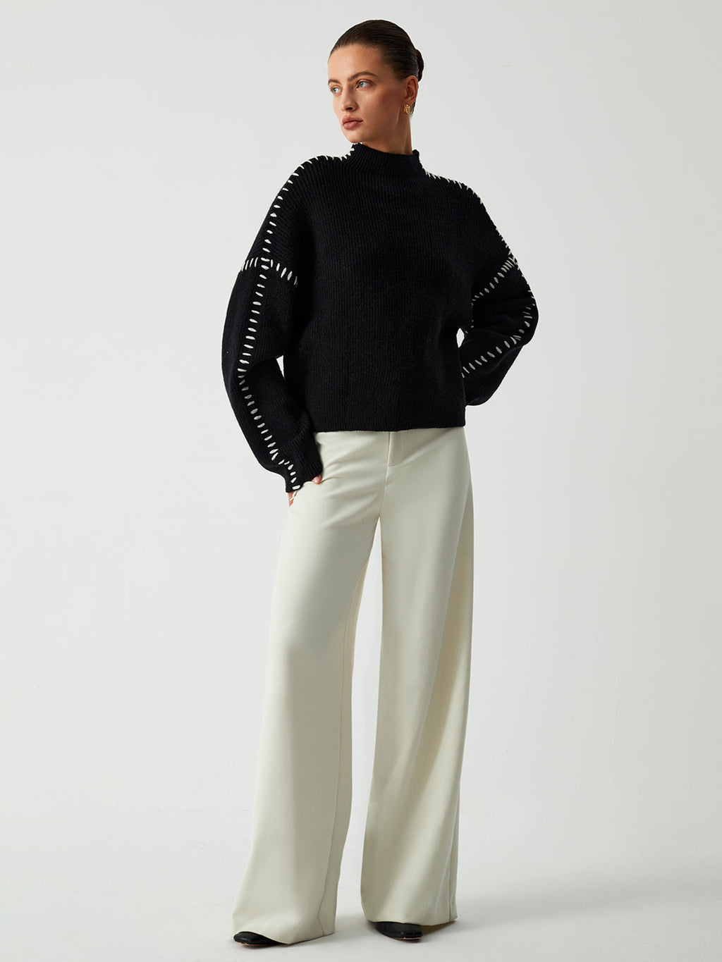 Ada | Oversized sweater med høj hals og kontrastsømme