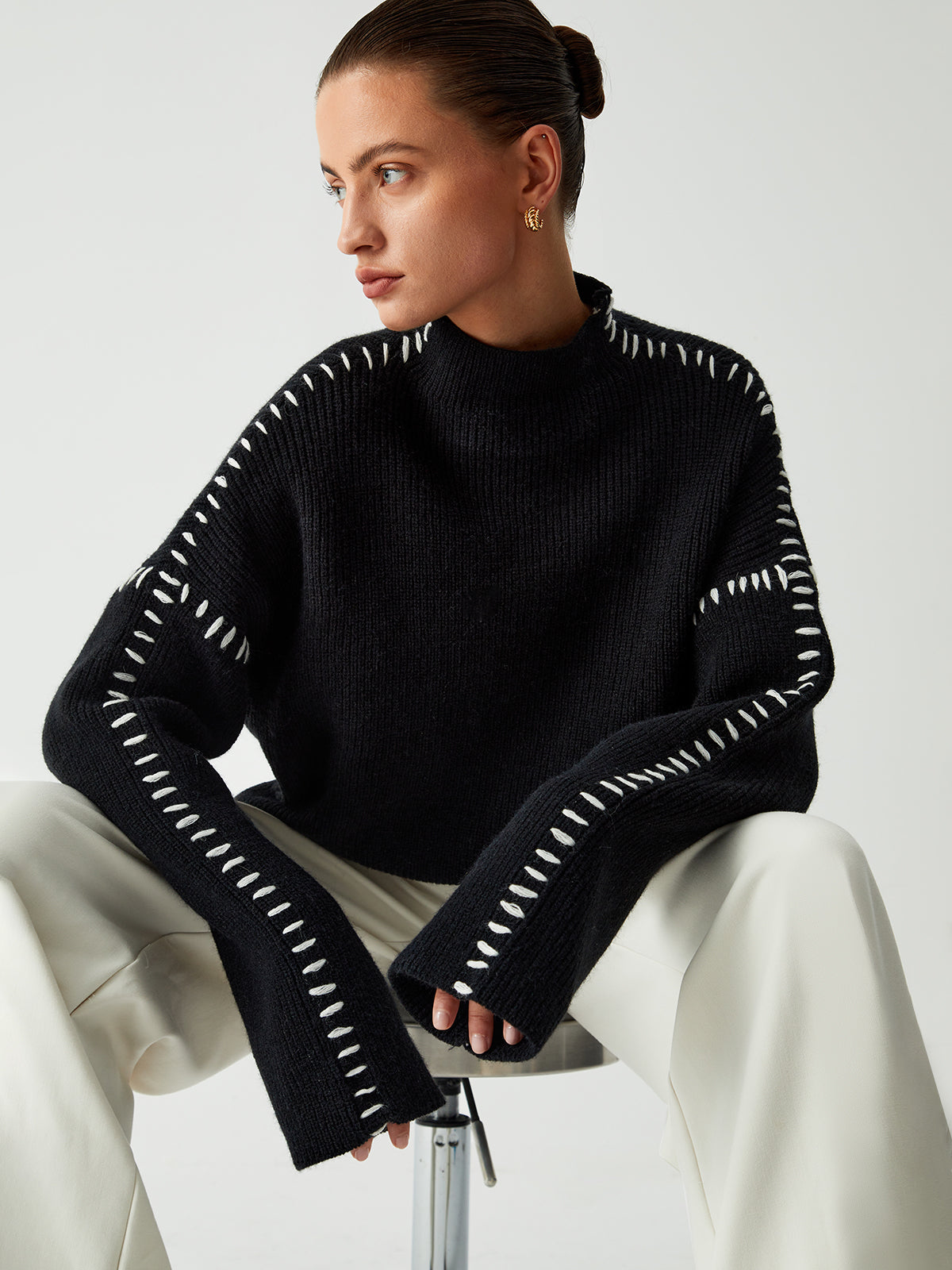 Ada | Oversized sweater med høj hals og kontrastsømme