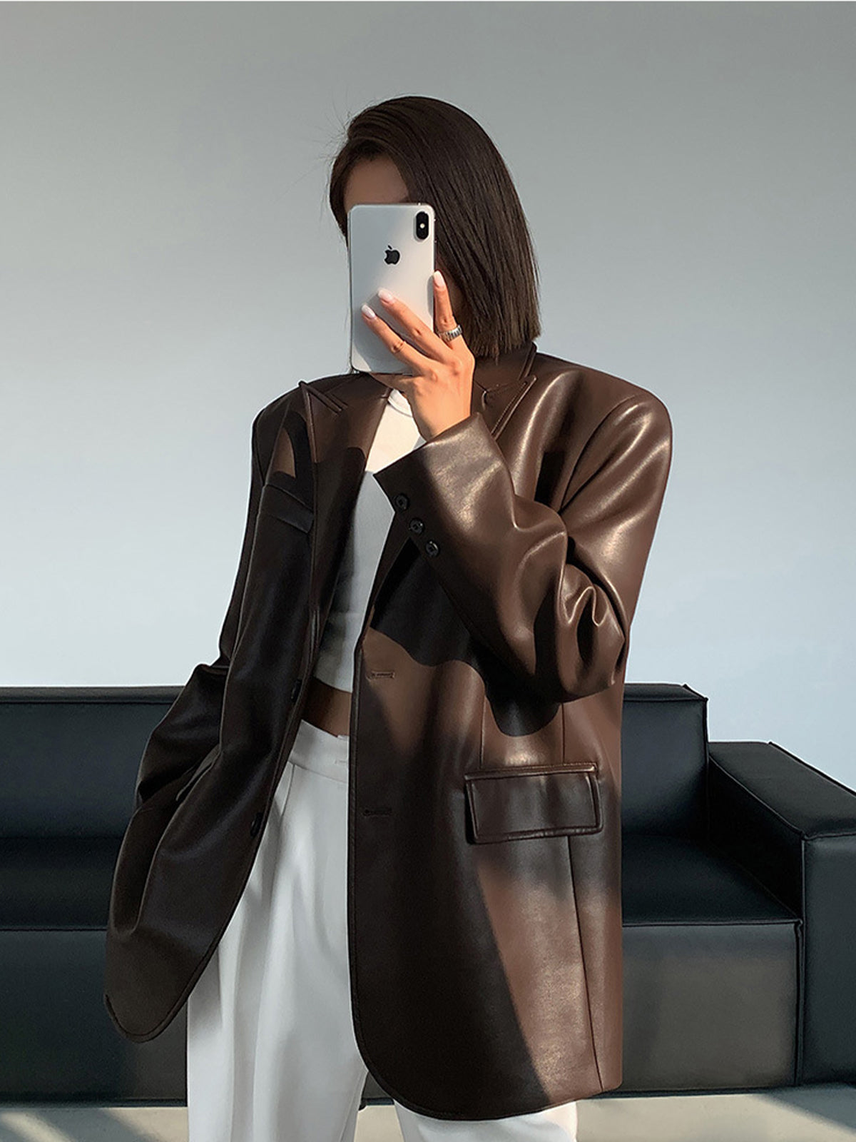 Venera | Oversized blazer i kunstlæder med revers