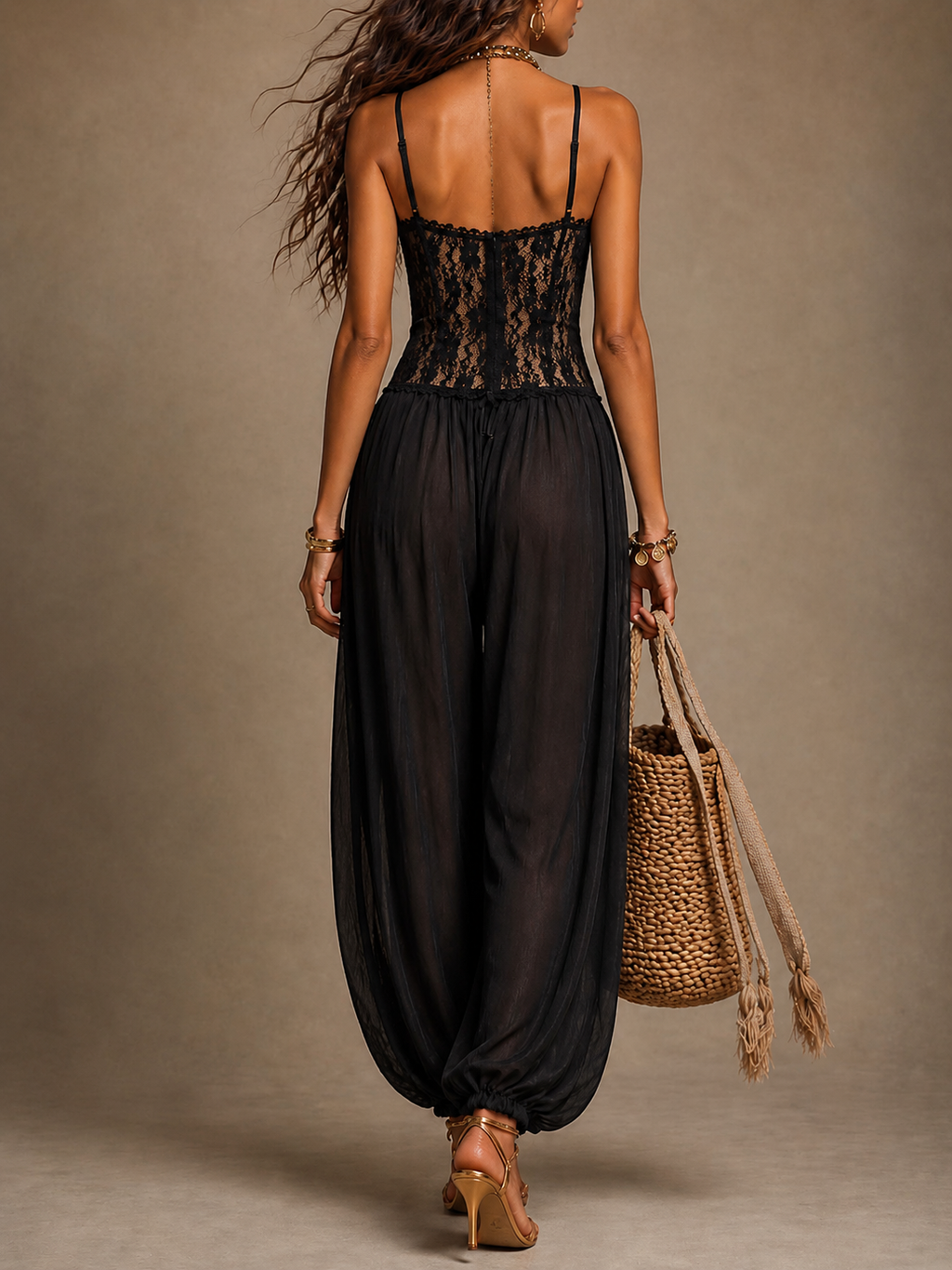 Laia | Jumpsuit med blonder og flydende bukser