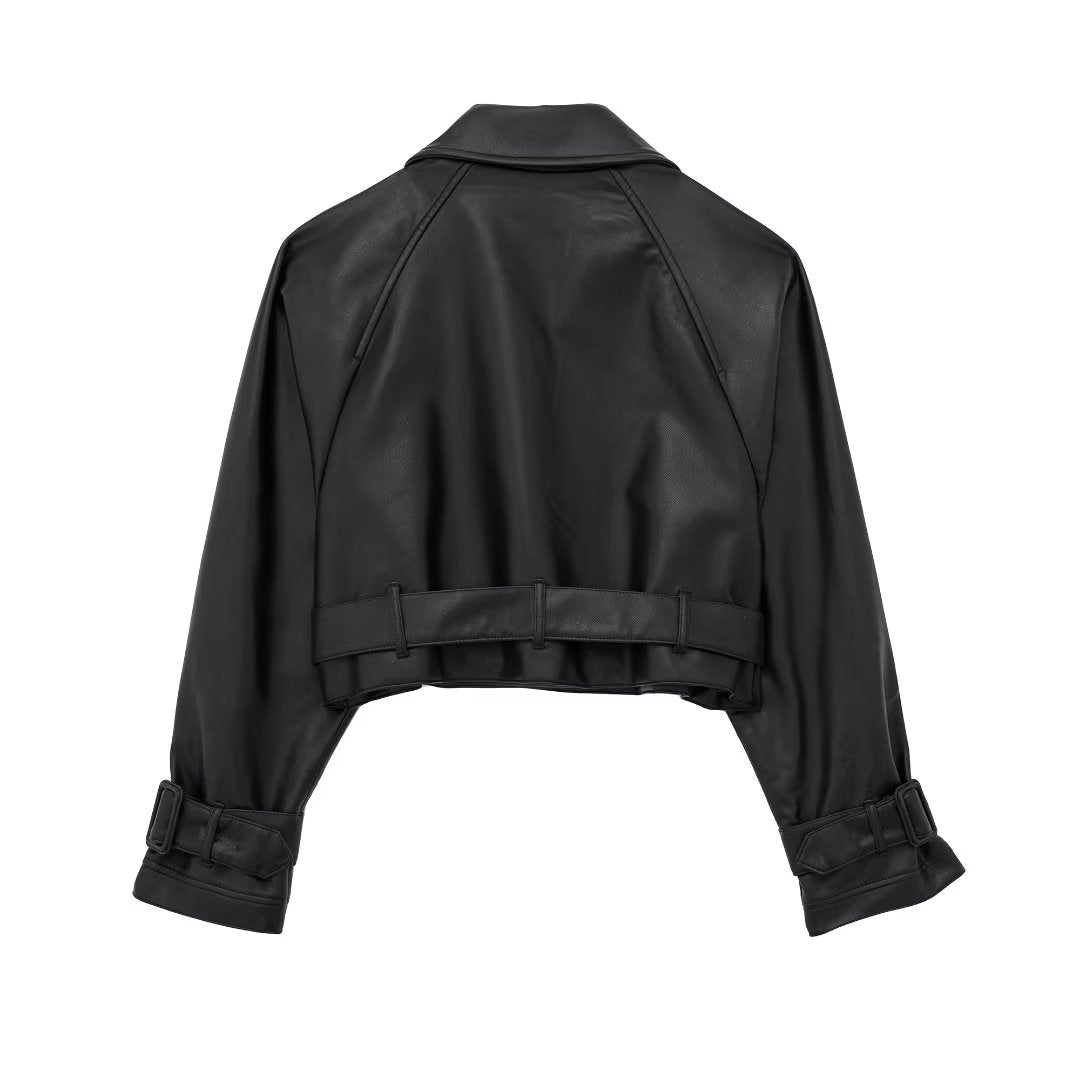 Raffaella | Kort trenchcoat i imiteret læder