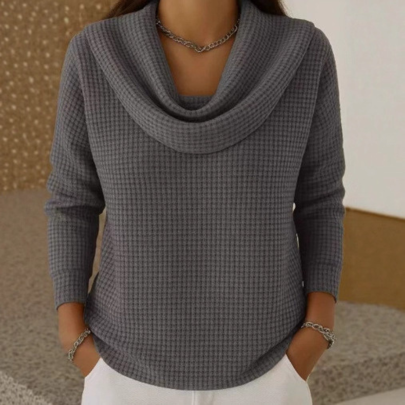 Cirilla | Varm sweater i bikubestrik med kaskadehals