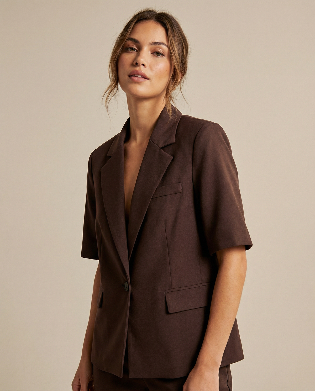 Tilde – Elegant basisblazer til kontoret med korte ærmer