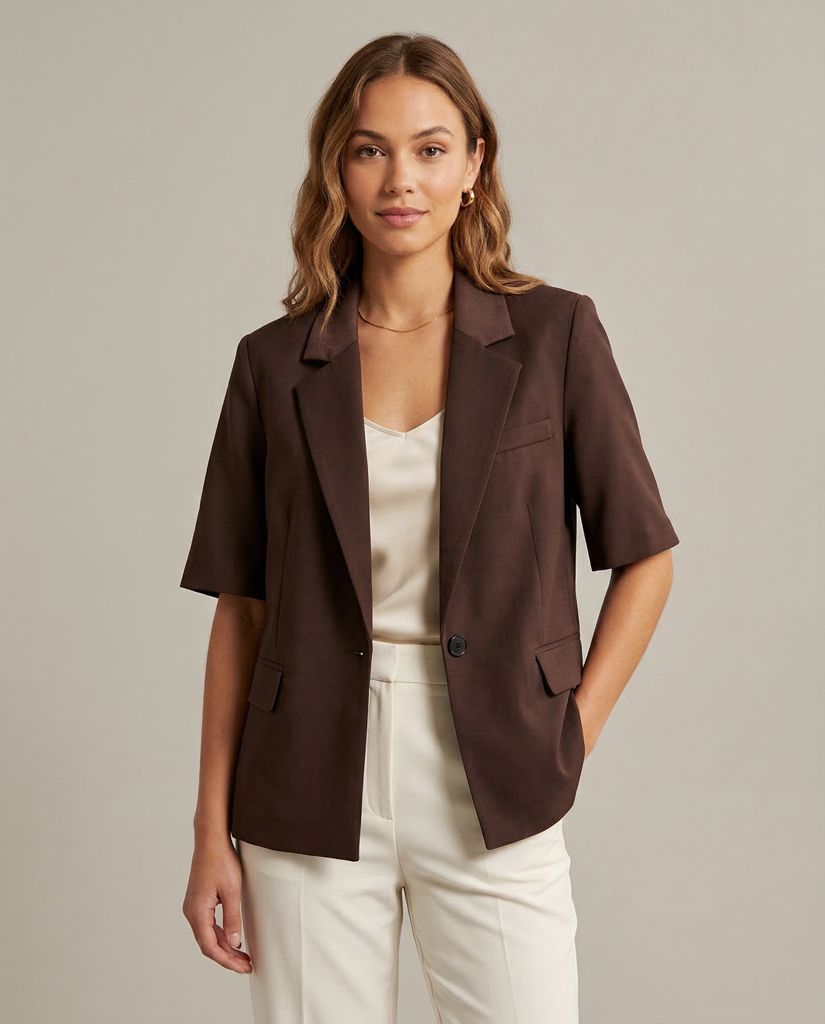 Tilde – Elegant basisblazer til kontoret med korte ærmer