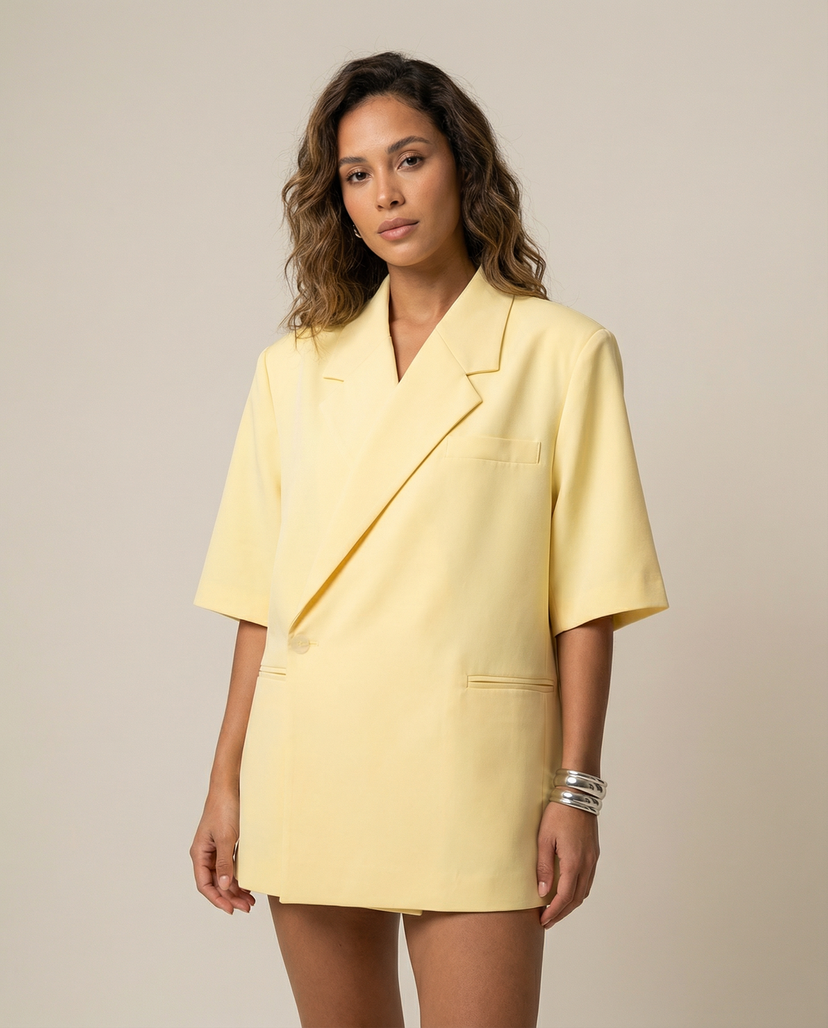 Zaira – Elegant oversized sommerblazer med korte ærmer