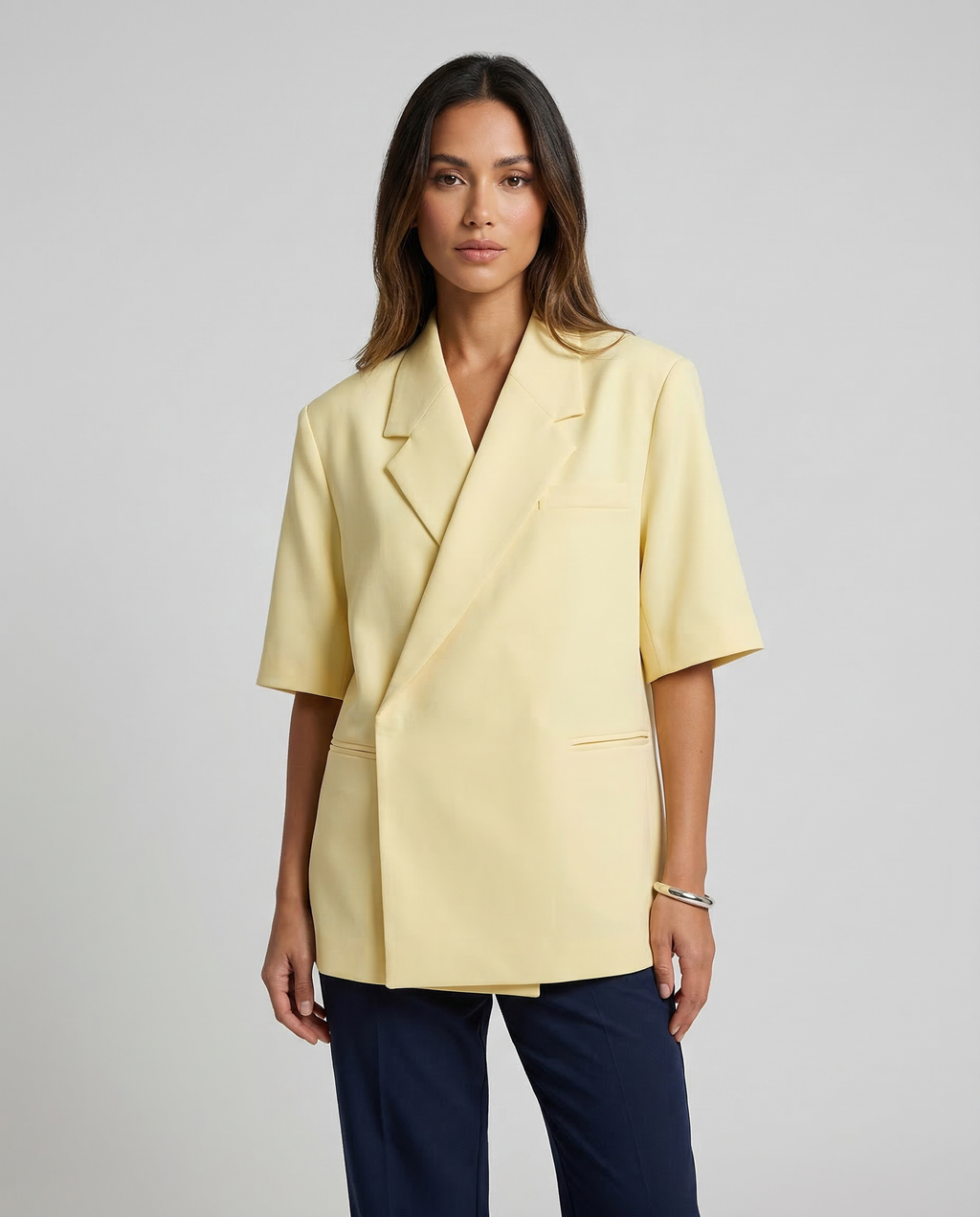 Zaira – Elegant oversized sommerblazer med korte ærmer
