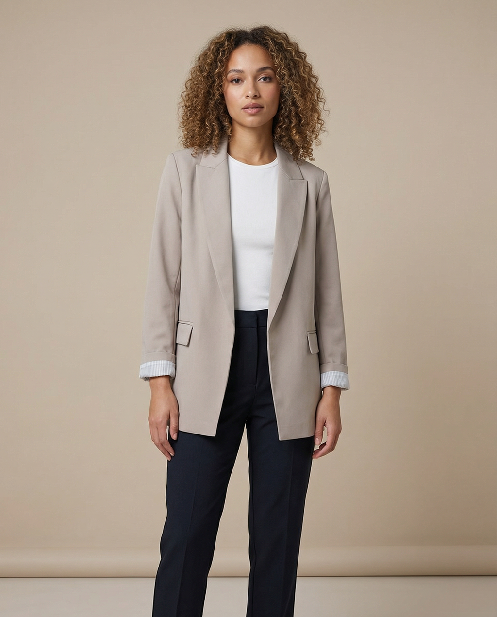 Paola – Oversized hørblazer til ubesværet kontorstil