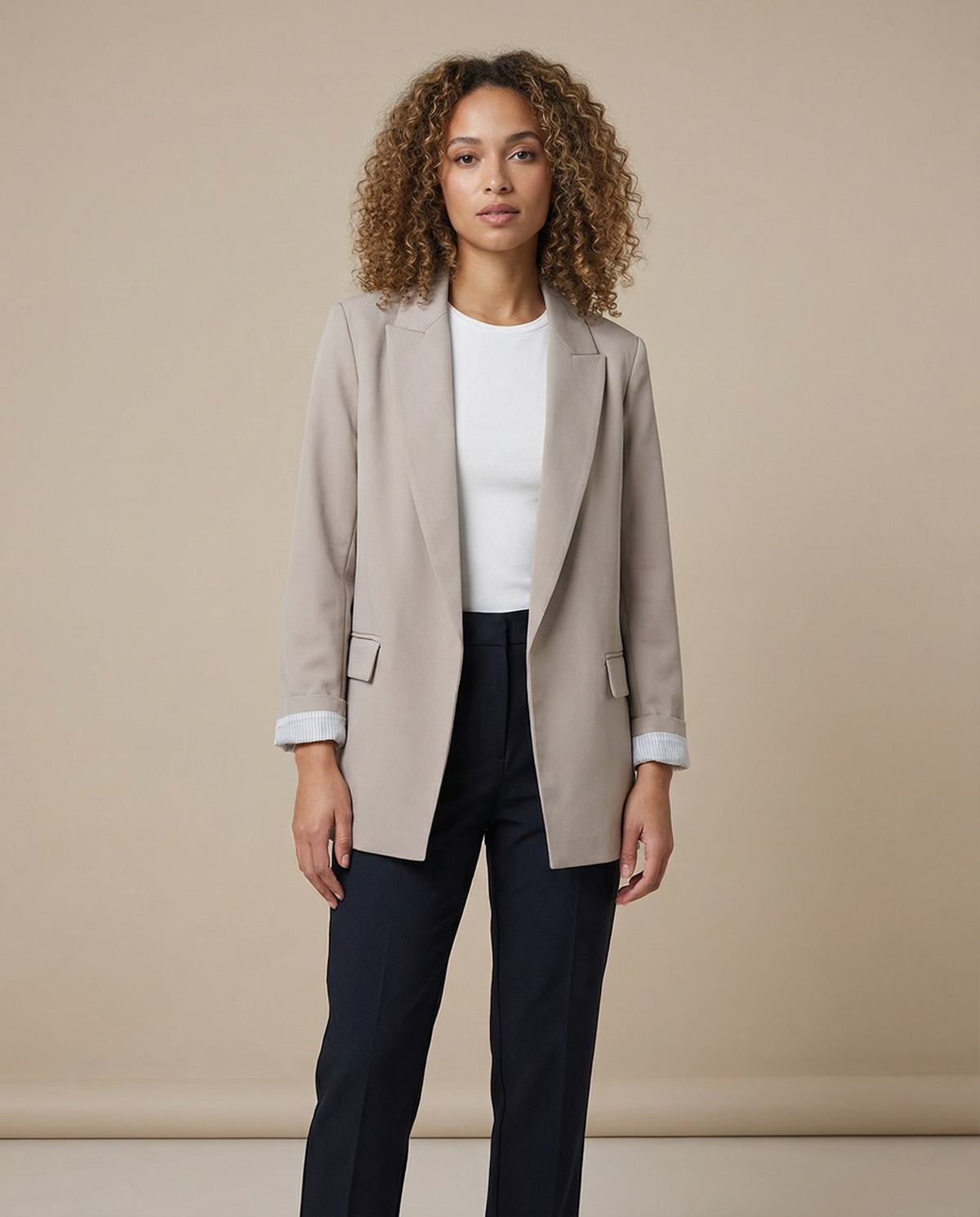 Paola – Oversized hørblazer til ubesværet kontorstil