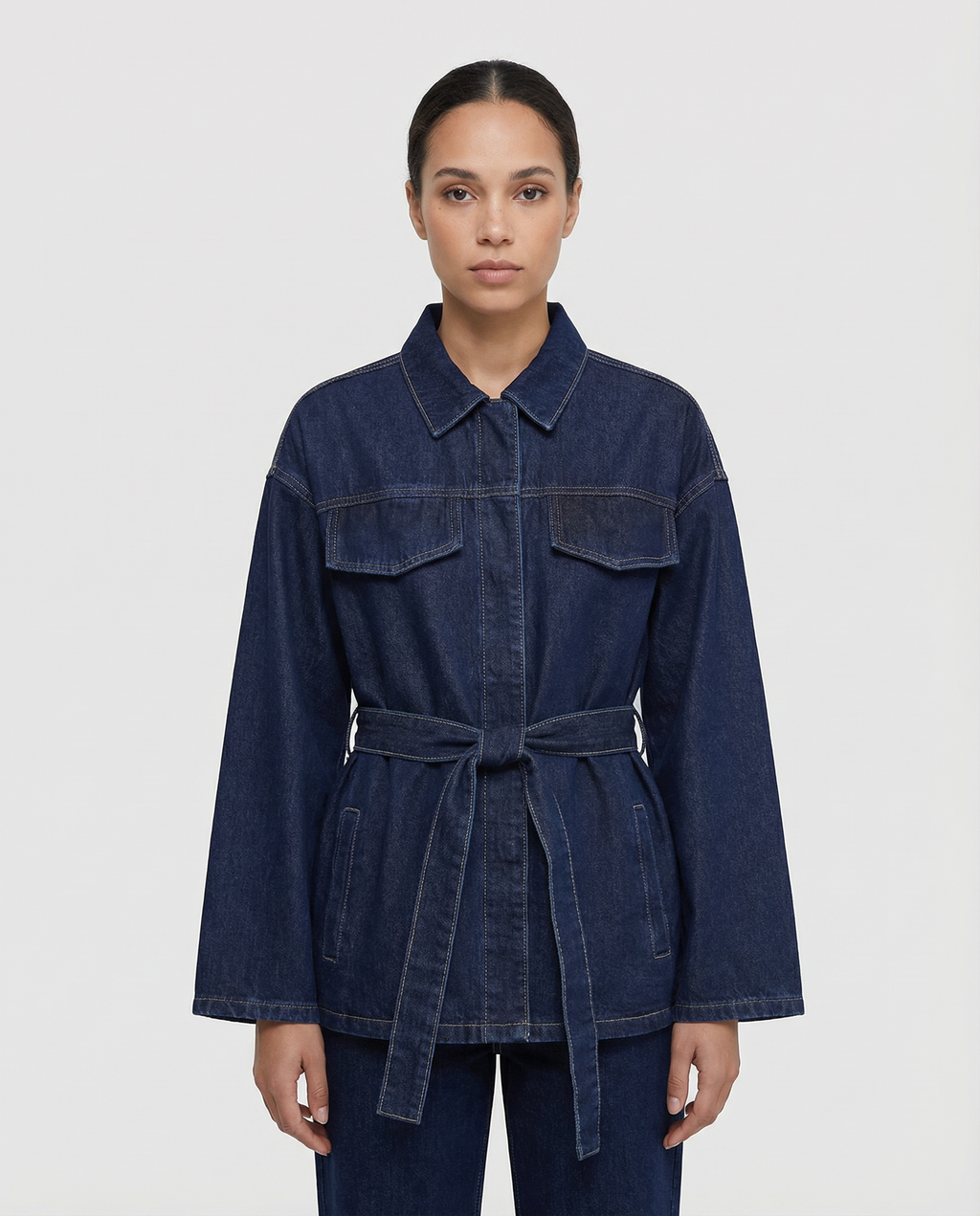Salvatrice | Denimjakke i utility-stil med bælte