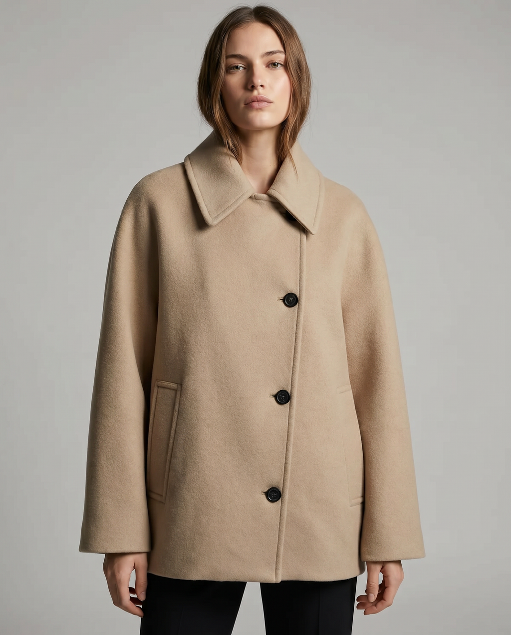 Venturina | Kort, elegant frakke