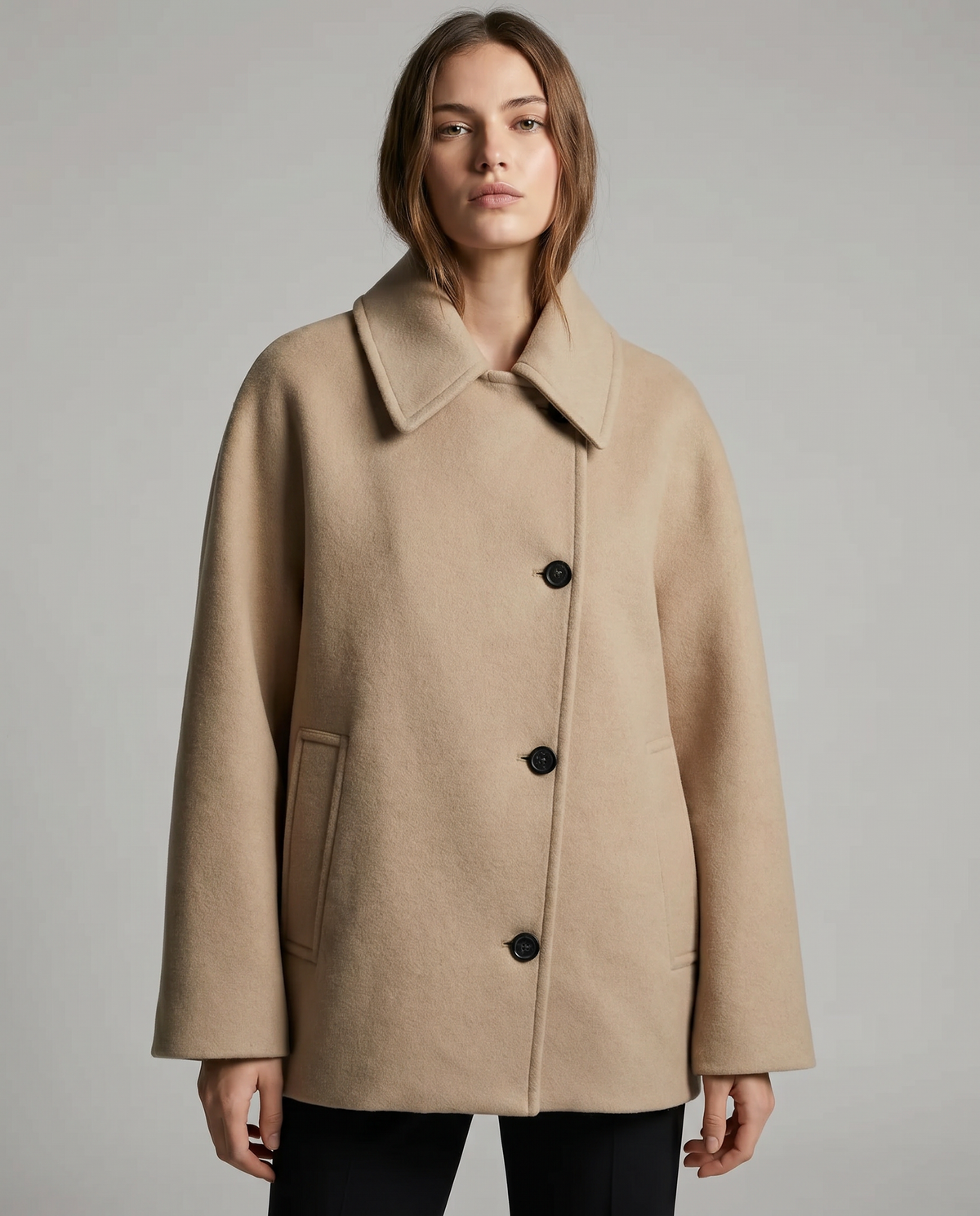 Venturina | Kort, elegant frakke