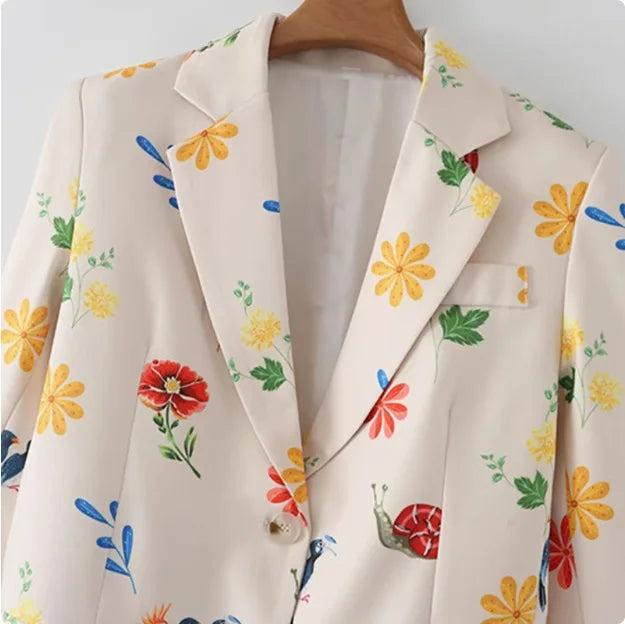 Olimpia – Elegant blomstret blazer til forår og efterår