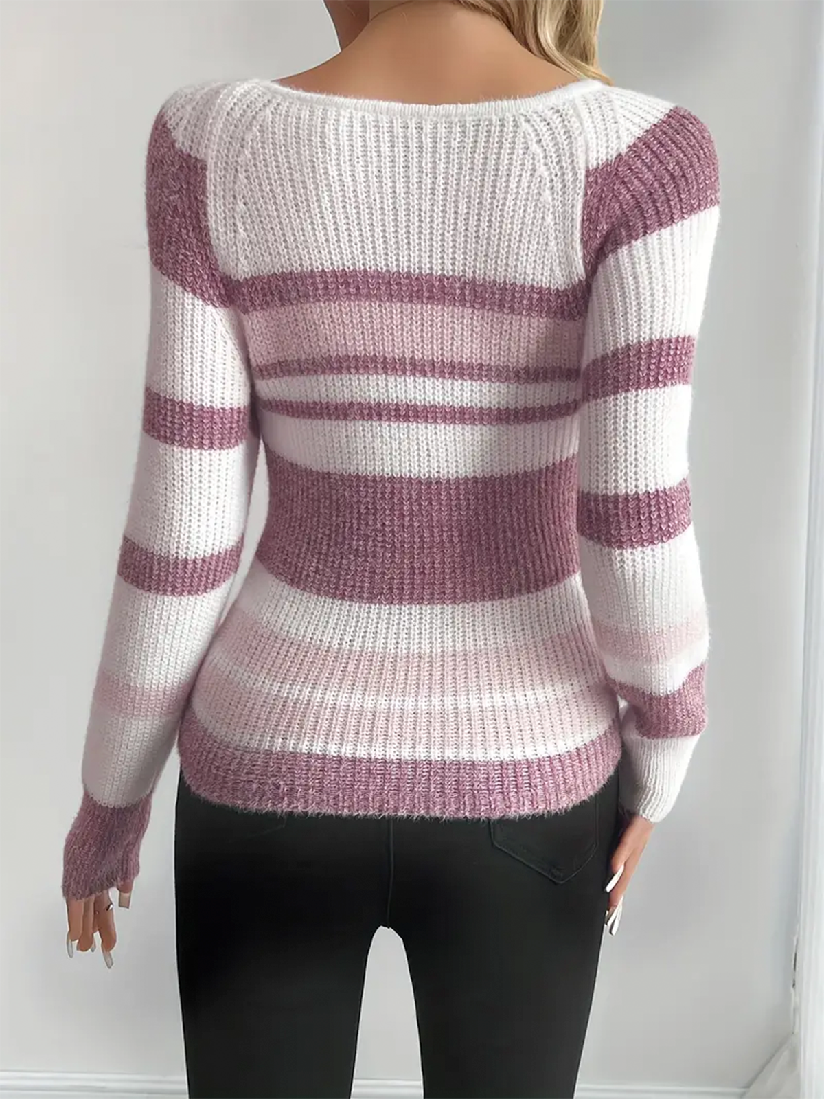 Aurelia | Ribstrikket stribet sweater med slank pasform