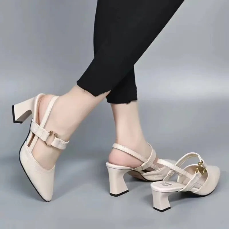 Loretta – Slingback-pumps med skulpturel hæl