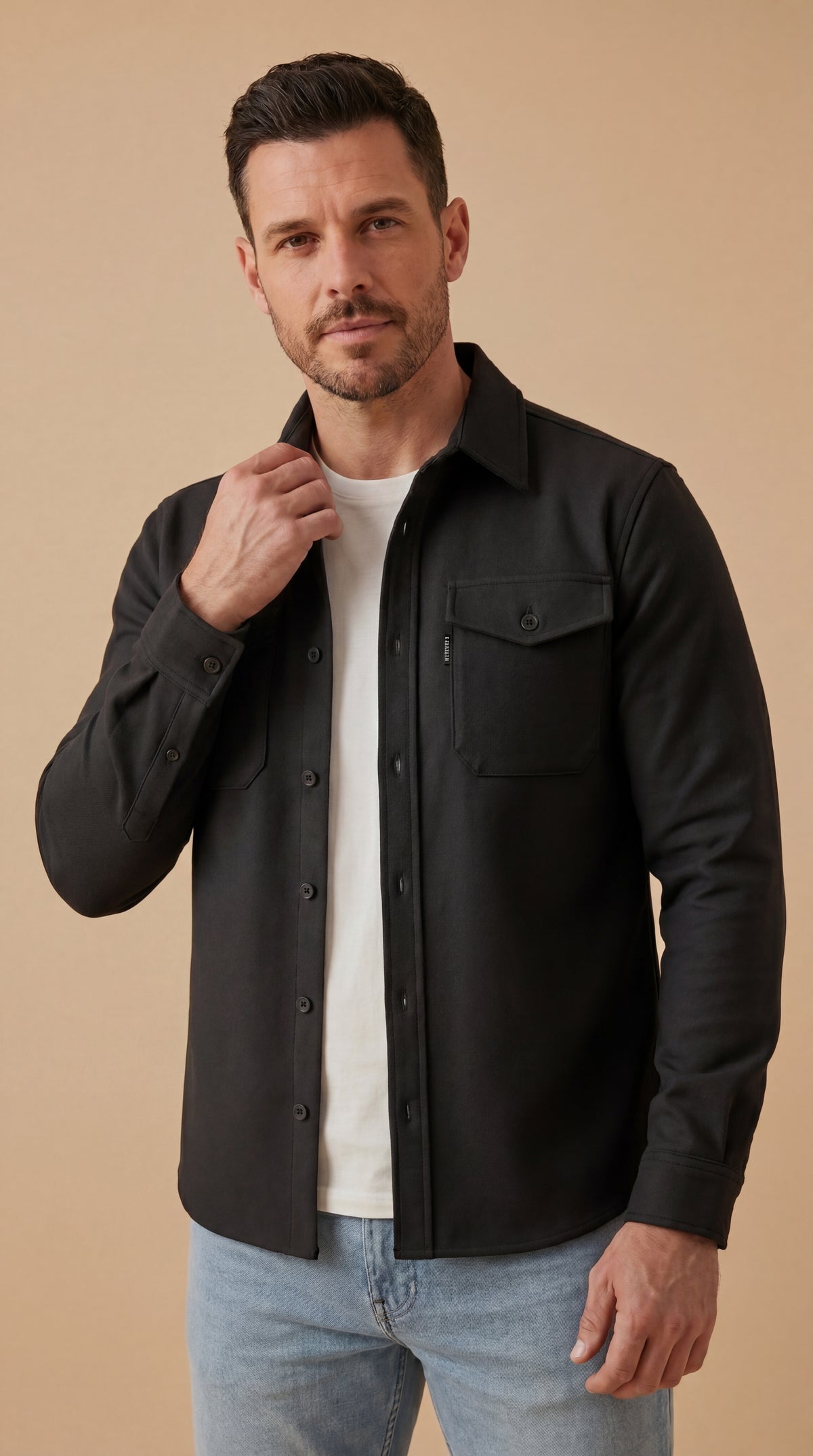 Essential — Minimalistisk og alsidig overshirt
