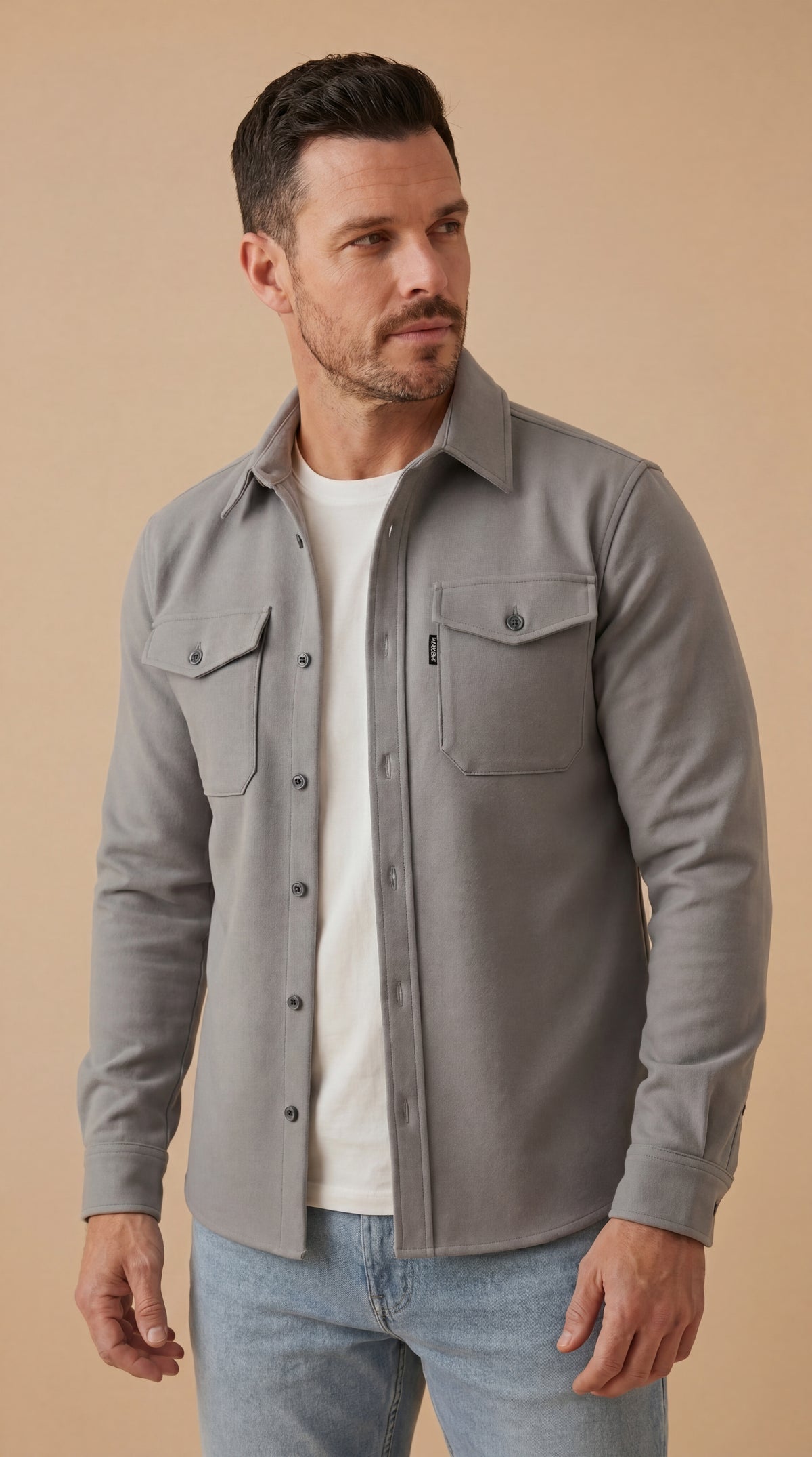Essential — Minimalistisk og alsidig overshirt