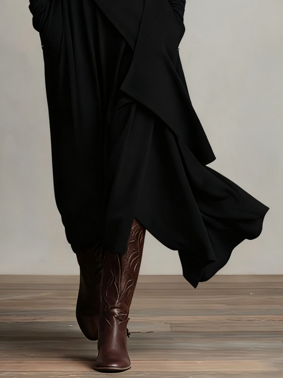 Arielle | Vintage asymmetrisk kjole med rullekrave