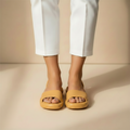 Lumina SoftStep — Premium sandal i sennepsgul