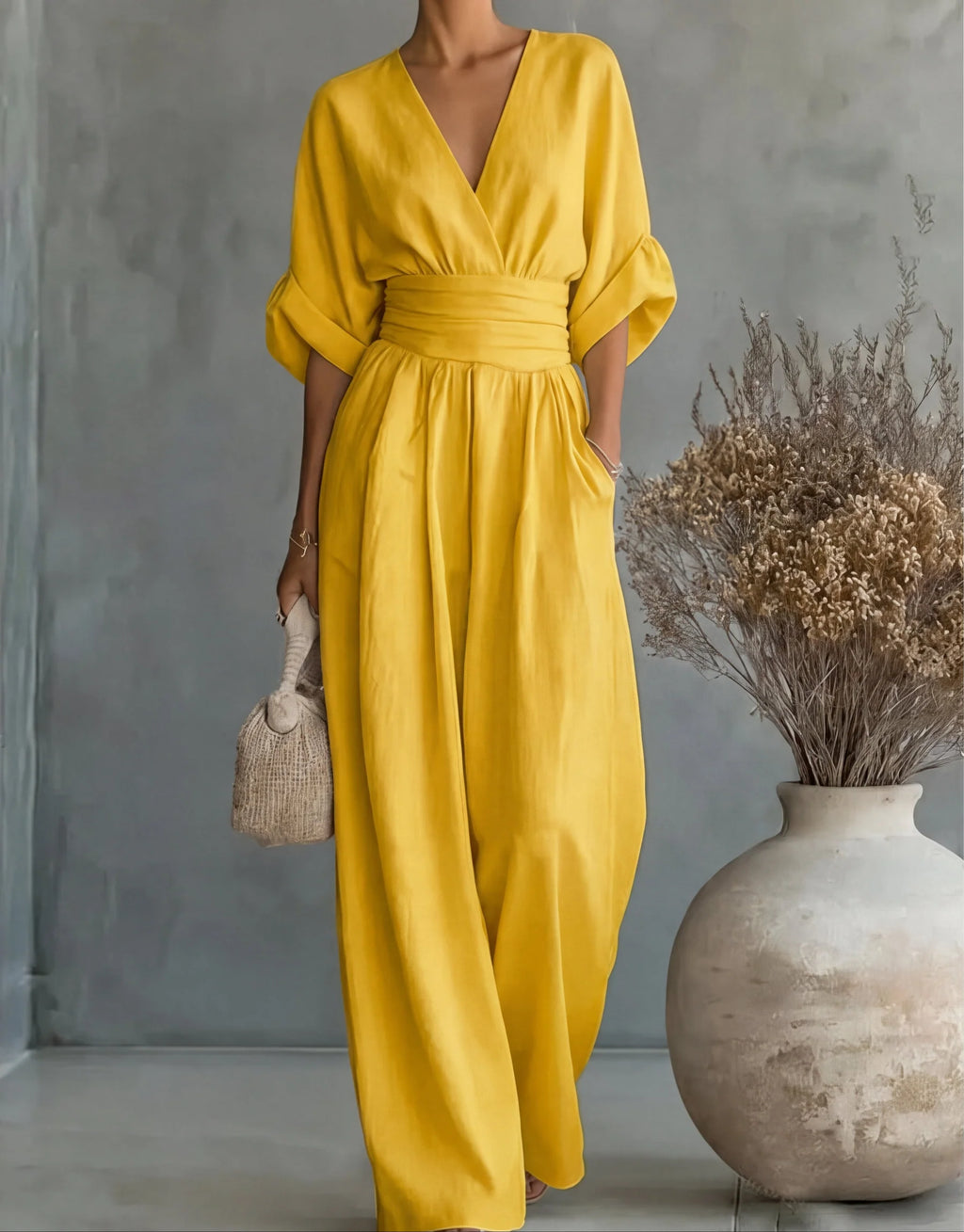 Daniela | Elegant jumpsuit med V-hals og vide ben