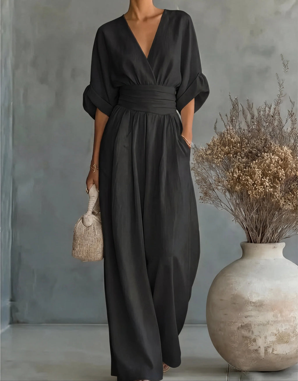 Daniela | Elegant jumpsuit med V-hals og vide ben