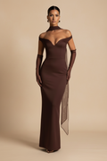 Selene | Off shoulder maxikjole i chokoladebrun