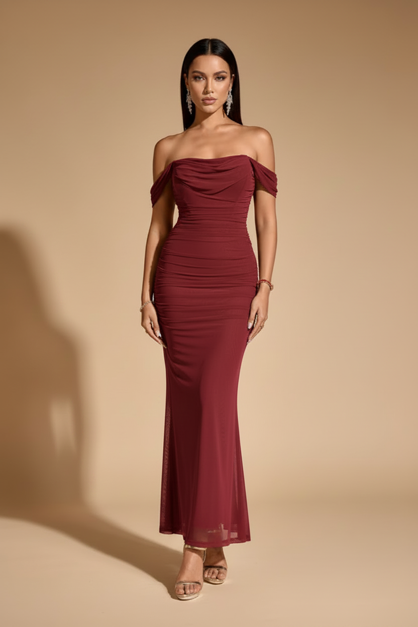 Serena | Draperet off shoulder-maxikjole i hindbærrød