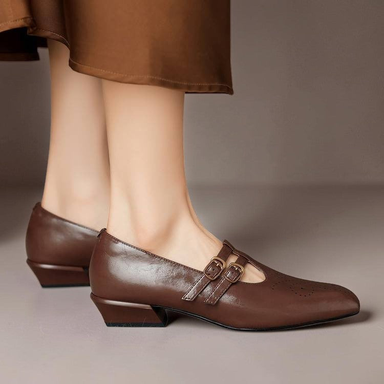 Marisol – Mary Jane-pumps med brogue-mønster og dobbelt rem