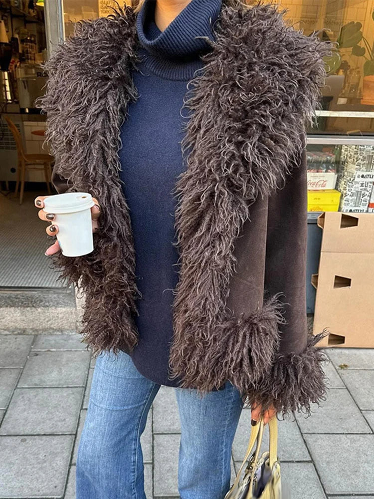 Romina | Elegant vinterjakke i brun imiteret pels